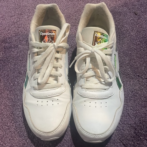 Really cool iridescent and white Reebok tennis shoes - Picture 5 of 7